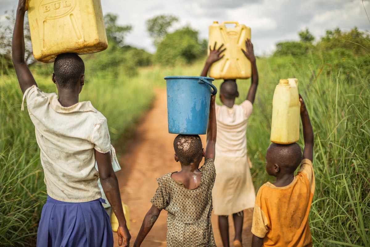 Carrying-Water-Kids-PS1200 Carrying-Water-Kids-PS1200